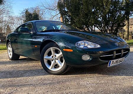 Jaguar XK8 Coupe