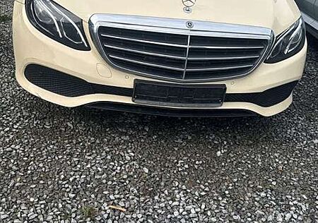Mercedes-Benz E 200 d AUT./LED/CAM/NAVI *TAXI*