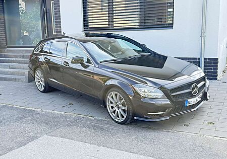 Mercedes-Benz CLS 350 Shooting Brake CDI 7G-TRONIC AMG Line, Scheckheft