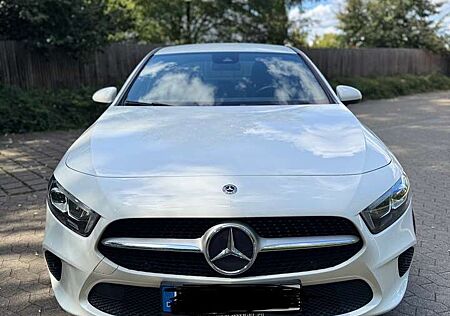 Mercedes-Benz A 200 - Limousine