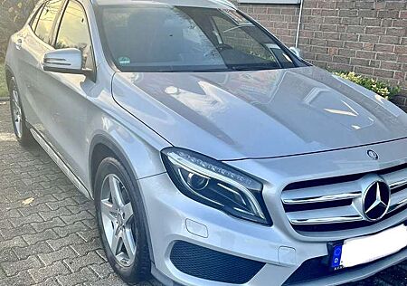 Mercedes-Benz GLA 220 CDI 4Matic 7G-DCT AMG Line
