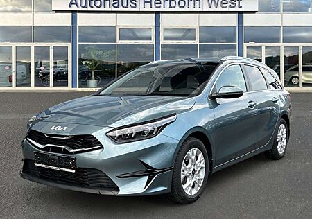 Kia Cee'd Ceed / Sportswagon GOLD 1.5 T-GDI Automatik Navi Klimaaut