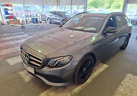 Mercedes-Benz E 220 d T Avantgarde *1.HAND *AHK *KAMERA *NIGHTPAKET