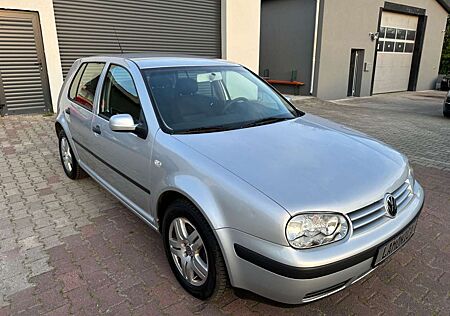 VW Golf Volkswagen 1.6 FSI Champ*Scheckheft*1.Hand*Klima*Tüv Neu*