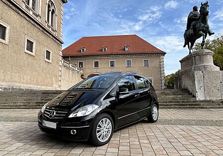 Mercedes-Benz A 180 gebraucht kaufen Mercedes-Benz A 180 Elegance COMAND Teilleder Sitzhzg Lamelle