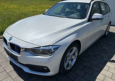BMW 320 i Touring Advantage Navi LED SHZ 2.Hd.