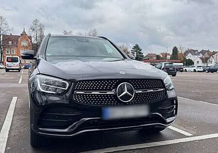 Mercedes-Benz GLC 300 GLC e 4Matic 9G-TRONIC AMG Line Plus