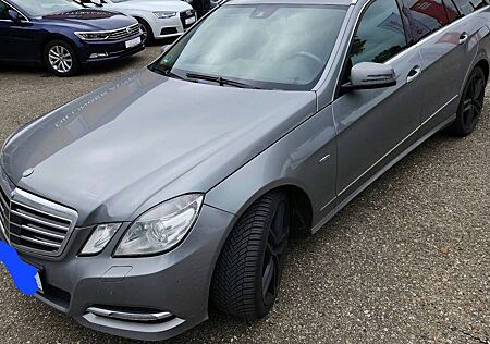 Mercedes-Benz E 220 T CDI DPF BlueEFFICIENCY Automatik Avantgarde