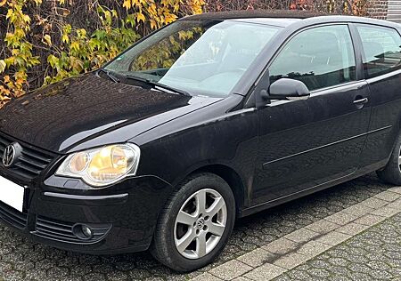 VW Polo Volkswagen Tour/1.4/KLIMA/AHK/PDC/SITZHEIZUNG/TÜV11-2027