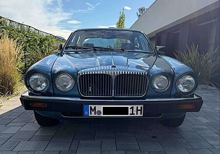 Jaguar XJ6 Daimler Sovereign III 4.2