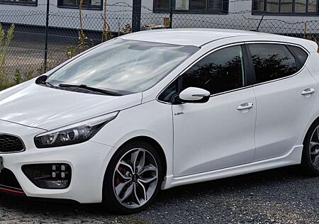 Kia Cee'd Ceed / 1.6 T-GDI GT-Challenge