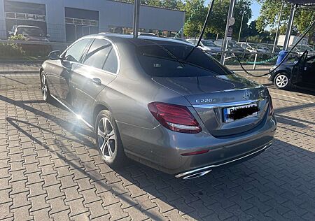 Mercedes-Benz E 220 d 9G-TRONIC