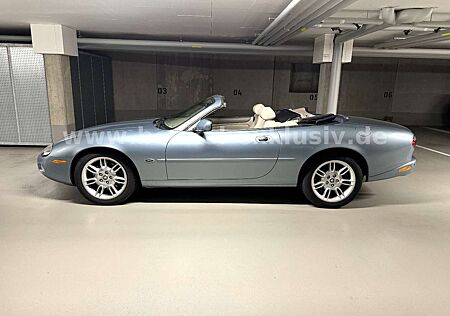 Jaguar XK 8 Convertible [Navi][PDC][2.Hand]