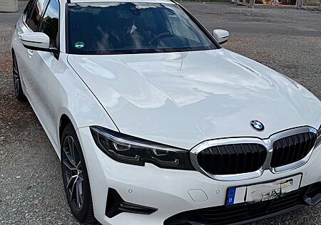 BMW 330e 330 3er Touring Plug-In-Hybrid Touring Aut. Sport