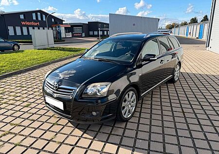 Toyota Avensis gebraucht kaufen Toyota Avensis Kombi 2.2 D-CAT Travel
