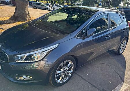 Kia Cee'd Ceed / Ceed 1.6 GDI DCT Spirit
