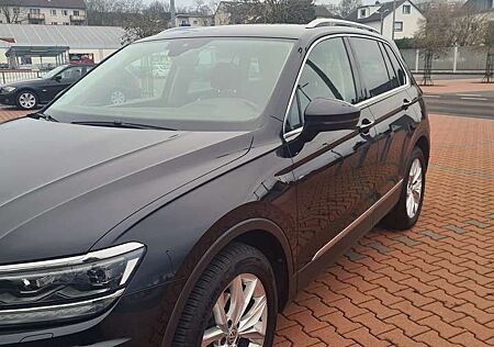 VW Tiguan Volkswagen 2.0 TDI DSG *Virt.Cockpit*AHK*HUD*SHZ*Pano*