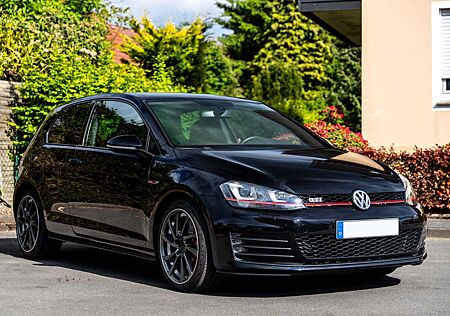 VW Golf GTI Volkswagen Golf 7 GTI | 230 PS | 1. Hand | Pano | gepflegt