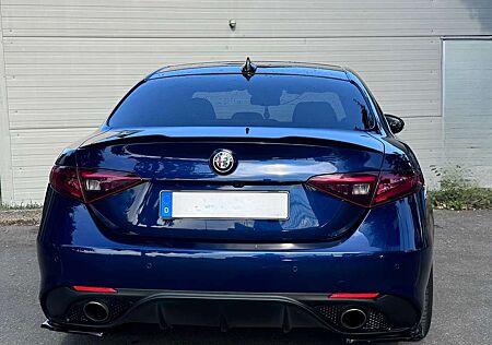 Alfa Romeo Giulia +2.0+Turbo+16V+AT8-Q4Veloce