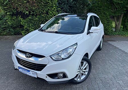 Hyundai ix35 4WD Automatik Style*Inspektion Neu/Panoramadach*