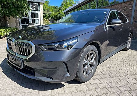 BMW 520 i 360 Kamera Apple Android