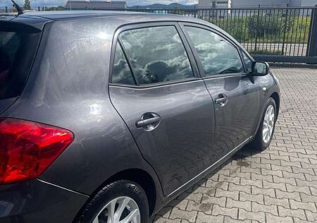 Toyota Auris 124 VVT-i Linéa Luna