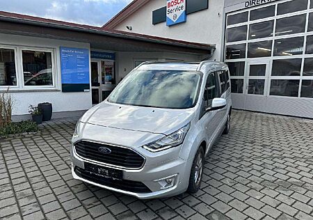 Ford Grand Tourneo Titanium