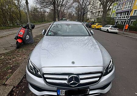 Mercedes-Benz E 200 9G-TRONIC