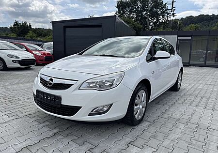 Opel Astra J Lim. 1,4 16V Design Edition / Klima