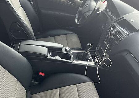 Mercedes-Benz C 180 T Kompressor BlueEfficiency (204.245)