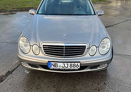 Mercedes-Benz E 200 Kompressor (211.042)