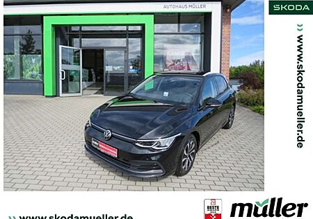VW Golf Volkswagen VIII Lim. Active 1.0TSI 81kW NAVI beh. LR
