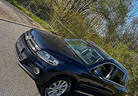 VW Tiguan Volkswagen 2.0 TDI DPF 4Motion DSG Trend & Fun