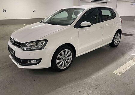 VW Polo Volkswagen V Highline