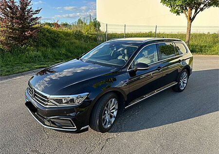VW Passat Variant Volkswagen GTE Garantie AHK Standh. 8-fach Massage CAM eHKl