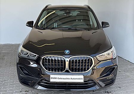 BMW X1 xDrive25e Sport Line Navi+.LED.HuD.DriveAs.RK