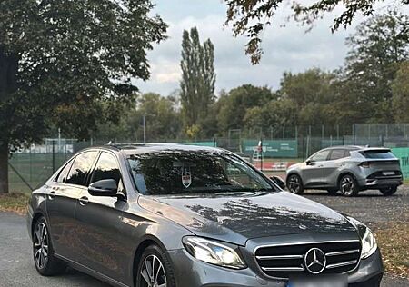 Mercedes-Benz E 220 d 9G-TRONIC AMG Line