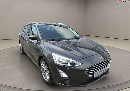 Ford Focus EcoBoost Titanium Turnier,