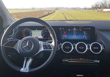 Mercedes-Benz 220