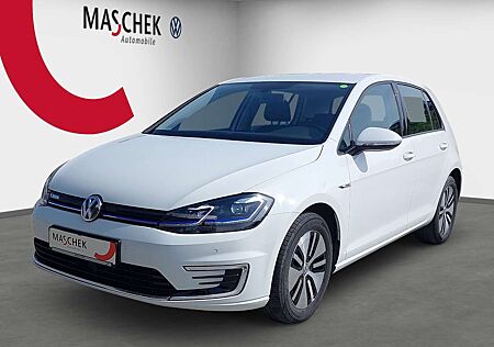 VW Golf Volkswagen e- Navi RearView LED PDC LM 2xKlima KAM