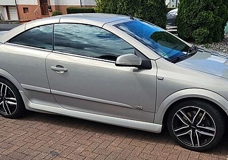 Opel Astra Twin Top 2.0 Turbo Endless Summer