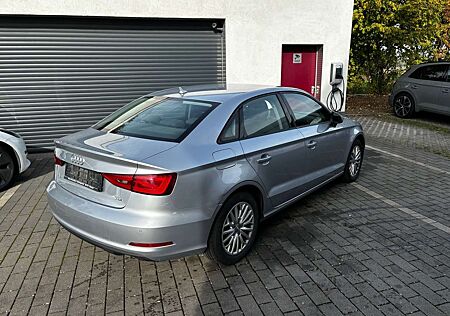 Audi A3 Limousine Xenon-Sitzheizung-Navi