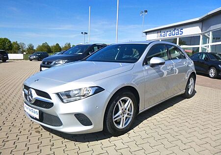 Mercedes-Benz A 180 A -Klasse A 180AUT/NAV/KAM/PDC/SHZ/KLIMA