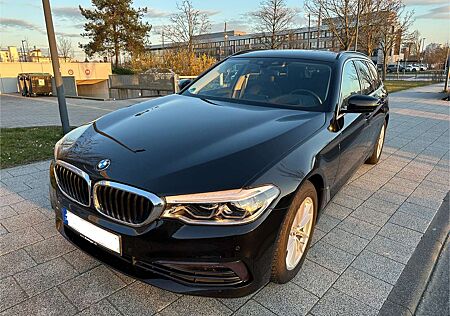 BMW 520 xDrive Sport Line STNDH+HUD+ACC+360+TLEDER