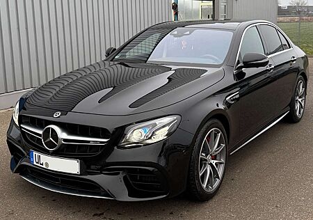 Mercedes-Benz E 63 AMG S *VOLLAUSSTATTUNG*