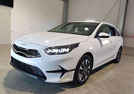 Kia XCeed Ceed SW / cee'd SW Sportswagon TOP 1.5 T-GDI 140 PS DCT Navi-Apple...