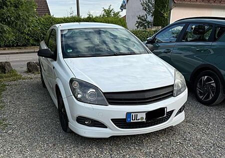 Opel Astra H GTC OPC Line 1.8