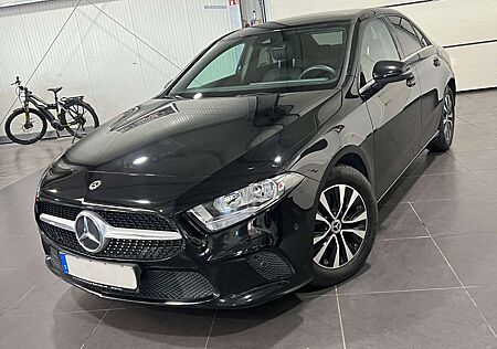 Mercedes-Benz A 180 d Limousine **Navi*SHZ*PDC*Tempomat**