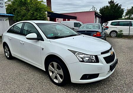 Chevrolet Cruze 1.8 LTZ Limousine Tüv+Service 03.2026