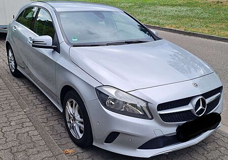 Mercedes-Benz A 180 A-Klasse (BlueEFFICIENCY) Style